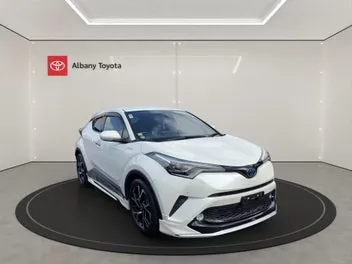 Toyota C-Hr 2018 photo 2