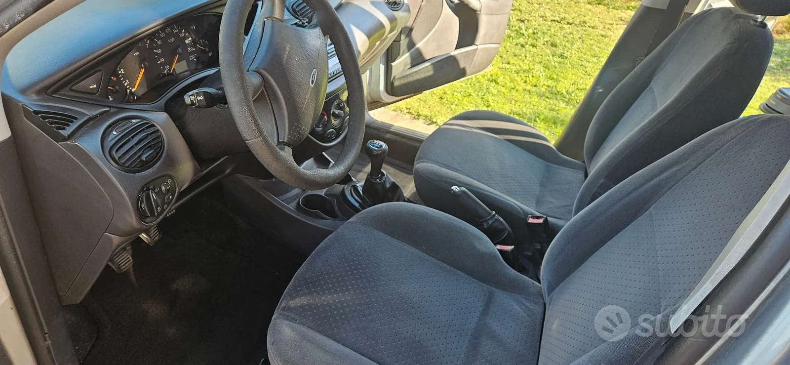 Ford Focus 2002 photo 3