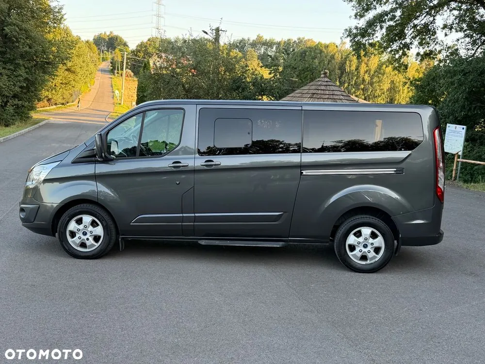 Ford Tourneo Custom 2017 photo 2