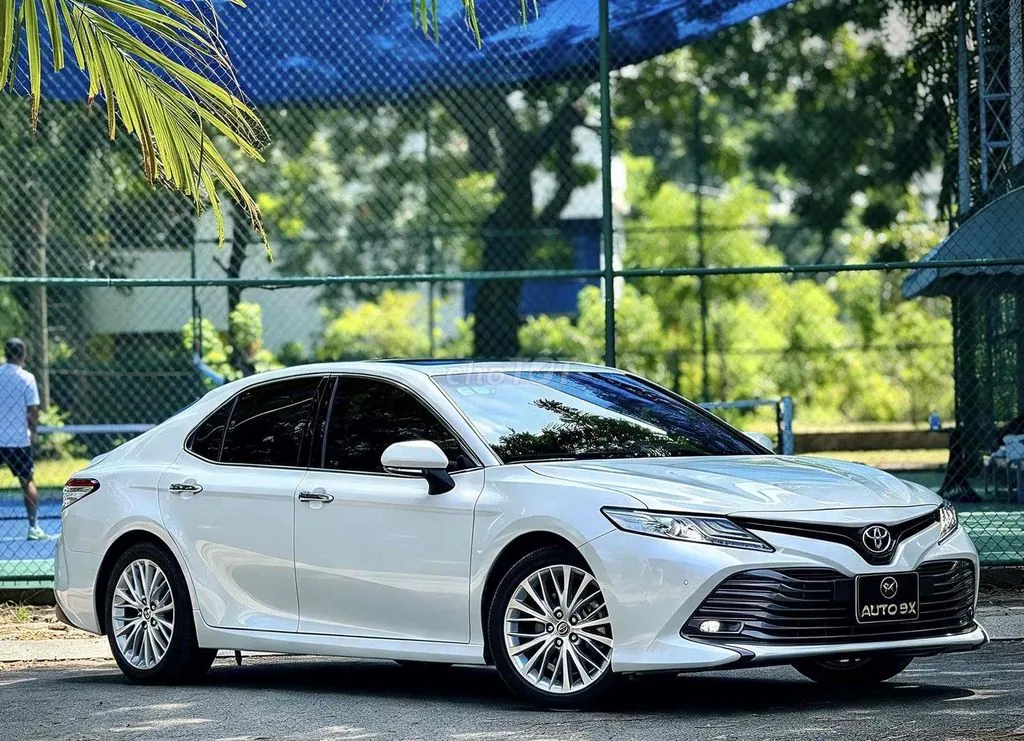 Toyota Camry 2021 photo 2