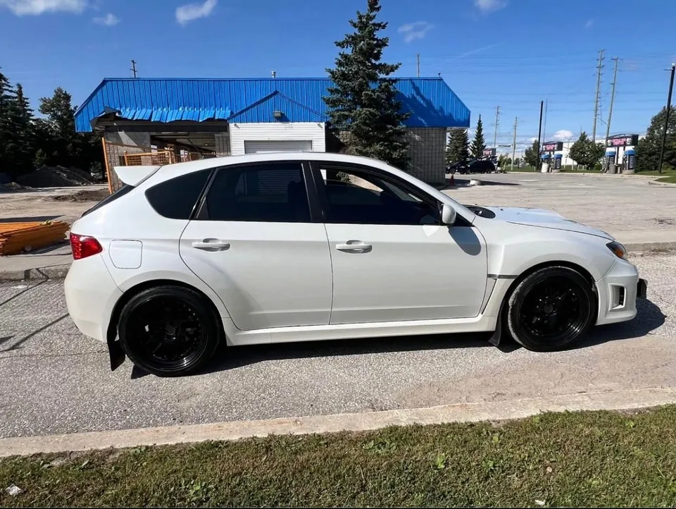 Subaru Wrx 2011 photo 2
