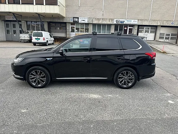 Mitsubishi Outlander 2017 photo 4