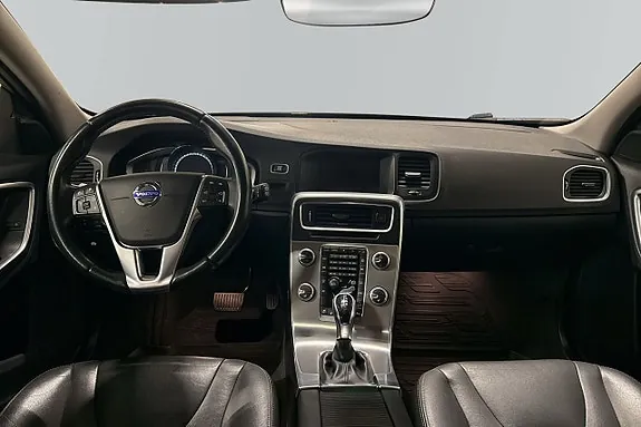 Volvo V60 Cross Country 2018 photo 4