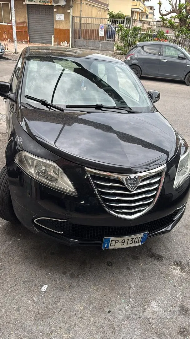 Lancia Ypsilon