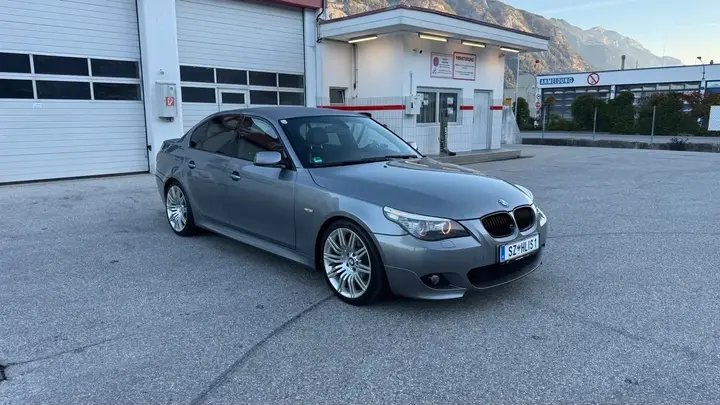BMW 5 Series 2007 photo 2