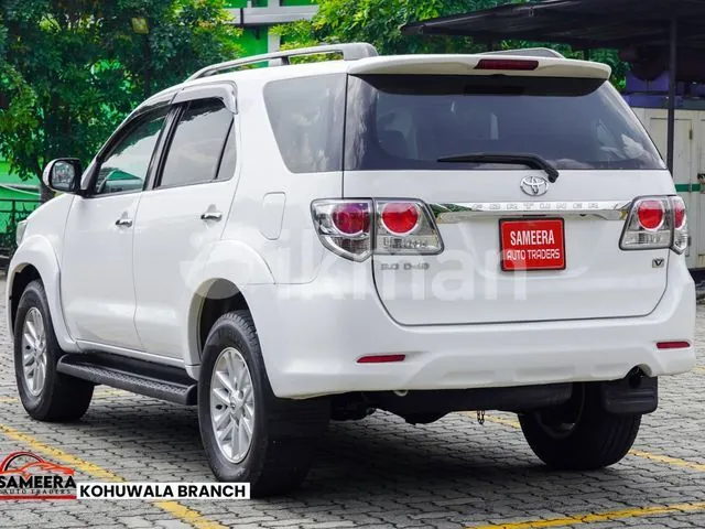 Toyota Fortuner 2013 photo 3