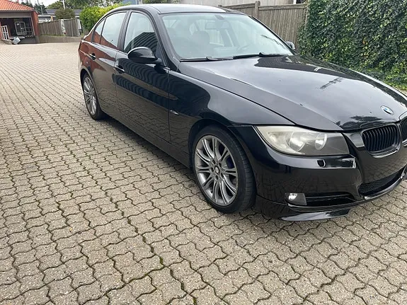 BMW 318D 2009 photo 4