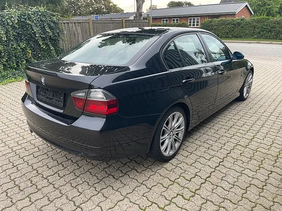 BMW 318D 2009 photo 5