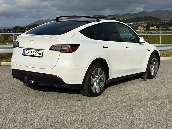 Tesla Model Y 2023 photo 3