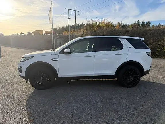 Land Rover Discovery Sport 2016 photo 2