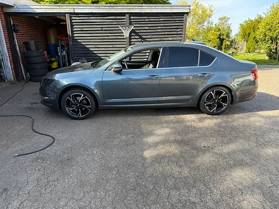 Skoda Octavia 2019 photo 2
