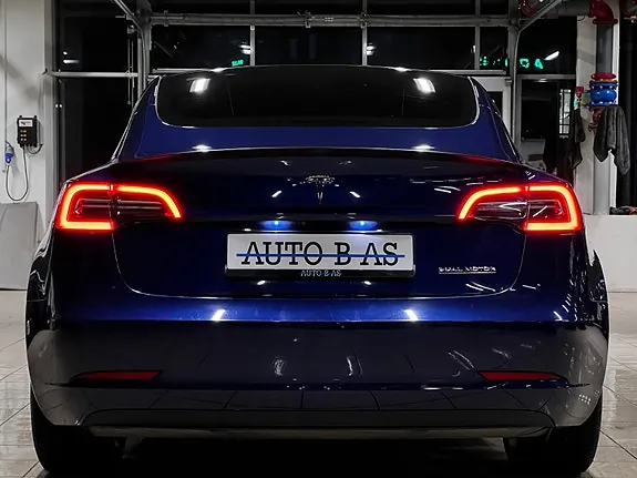 Tesla Model 3 2022 photo 4