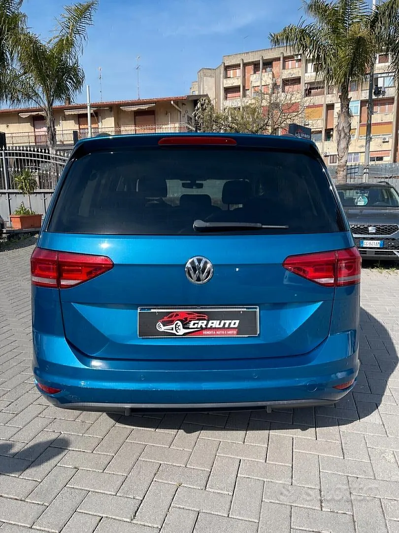 Volkswagen Touran 2017 photo 3
