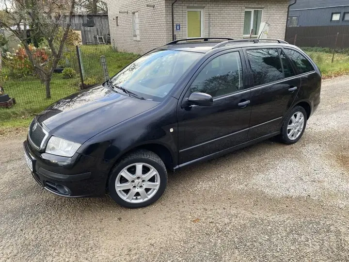 Skoda Fabia 2005 photo 4