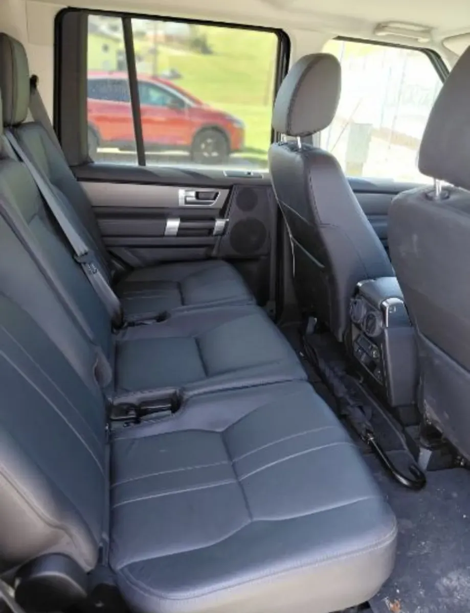 Land Rover Discovery 4 2011 photo 3