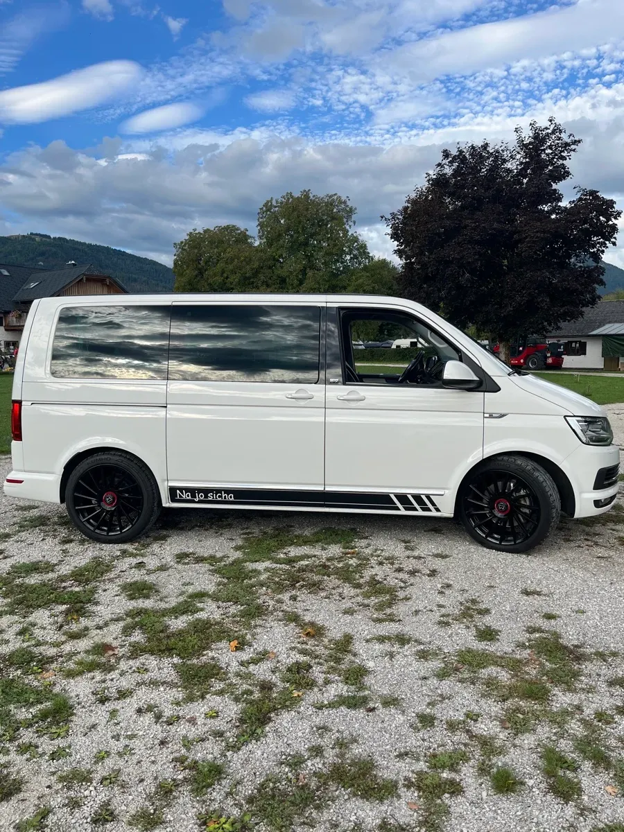 Volkswagen Multivan 2017 photo 2