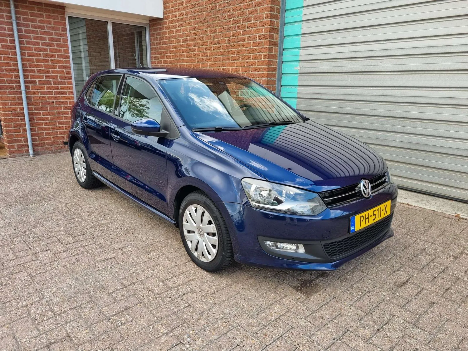 Volkswagen Polo 2012 photo 2