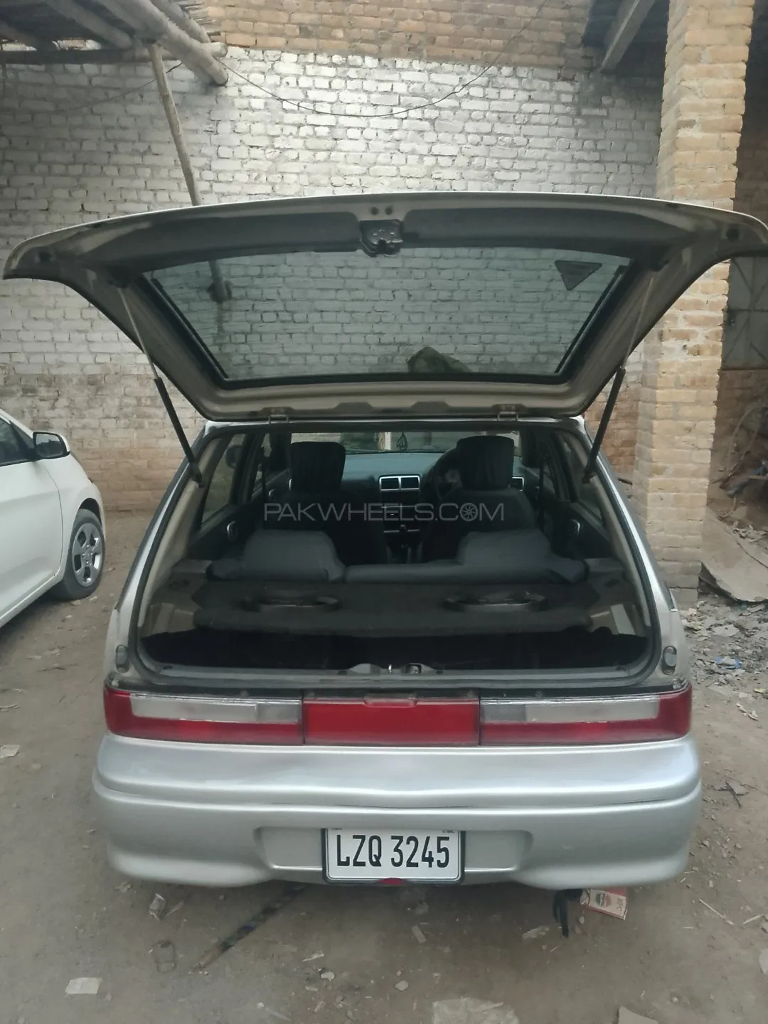 Suzuki Cultus