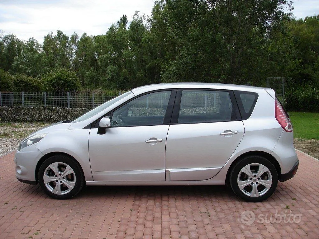Renault Scenic 2011 photo 3