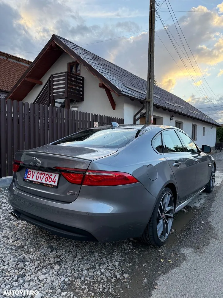 Jaguar Xf 2021 photo 3