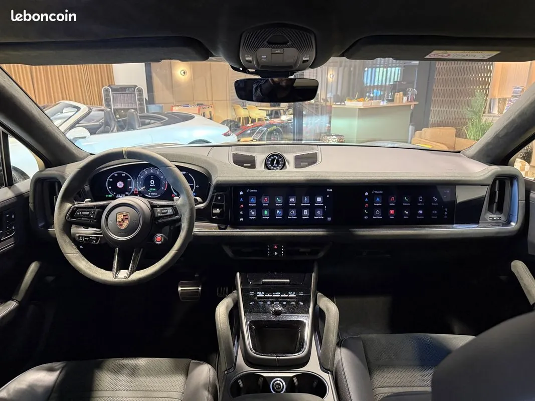 Porsche Cayenne 2024 photo 2