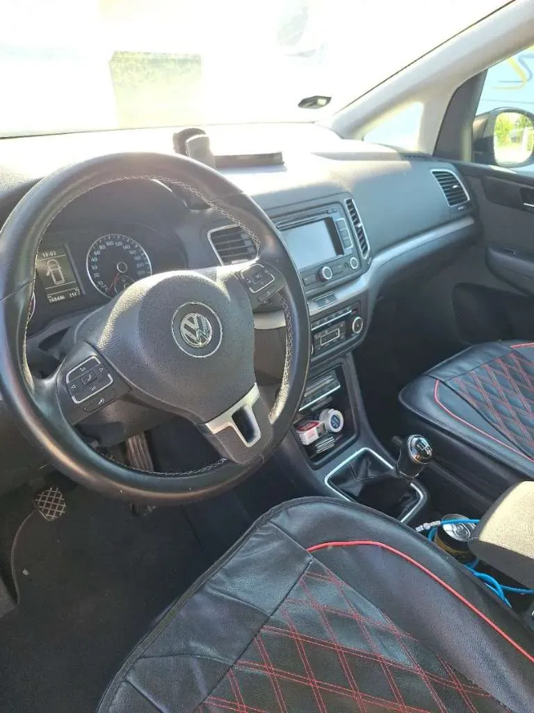 Volkswagen Sharan 2012 photo 3