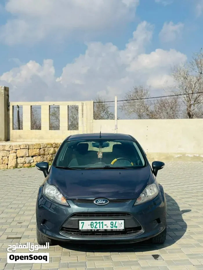 Ford Fiesta 2012 photo 2