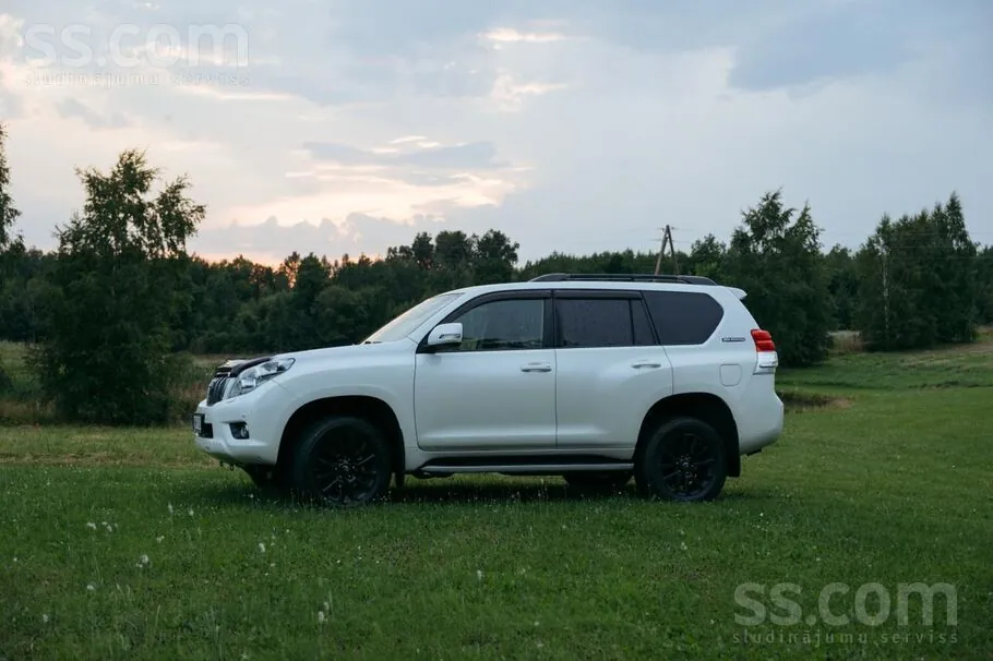 Toyota Land Cruiser 2011 photo 5