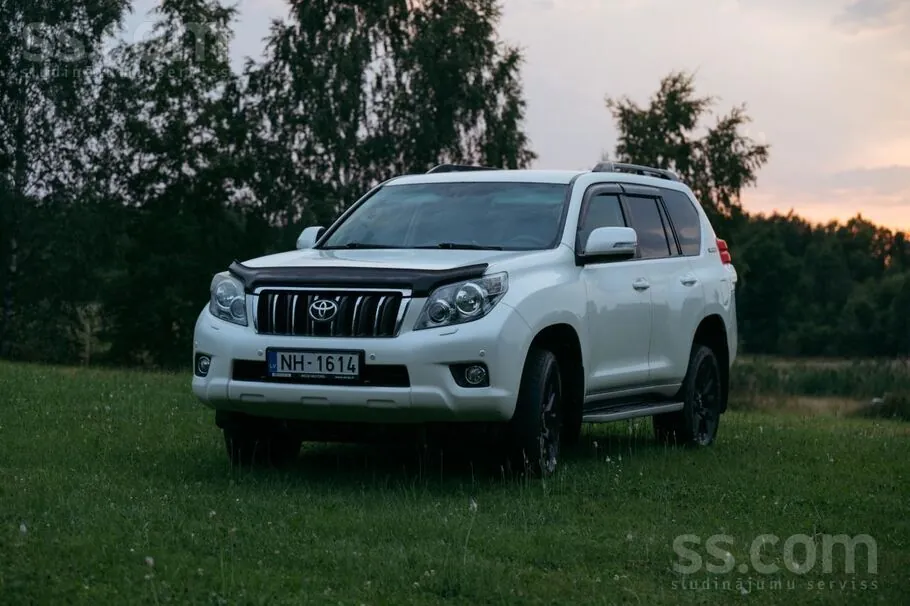 Toyota Land Cruiser 2011 photo 4