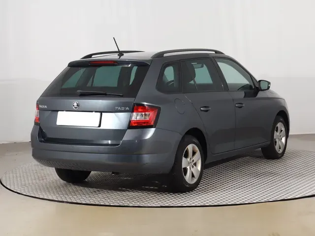 Skoda Fabia Combi 2017 photo 4