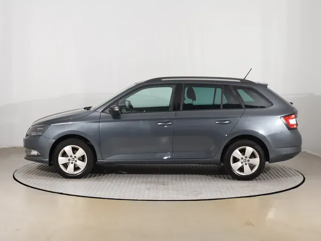 Skoda Fabia Combi 2017 photo 2