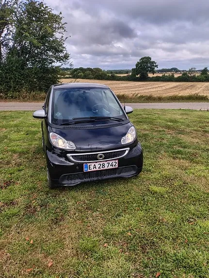 Smart Fortwo Coupe 2011 photo 2