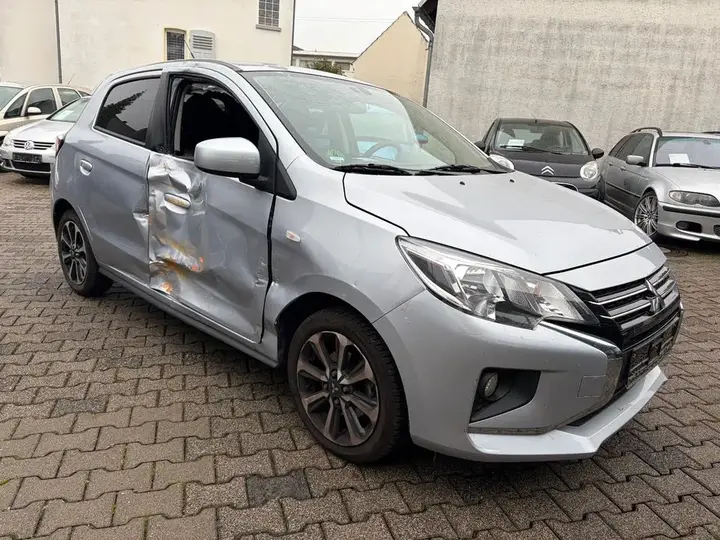 Mitsubishi Space Star Select