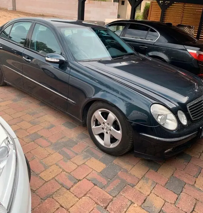 Mercedes-Benz E220