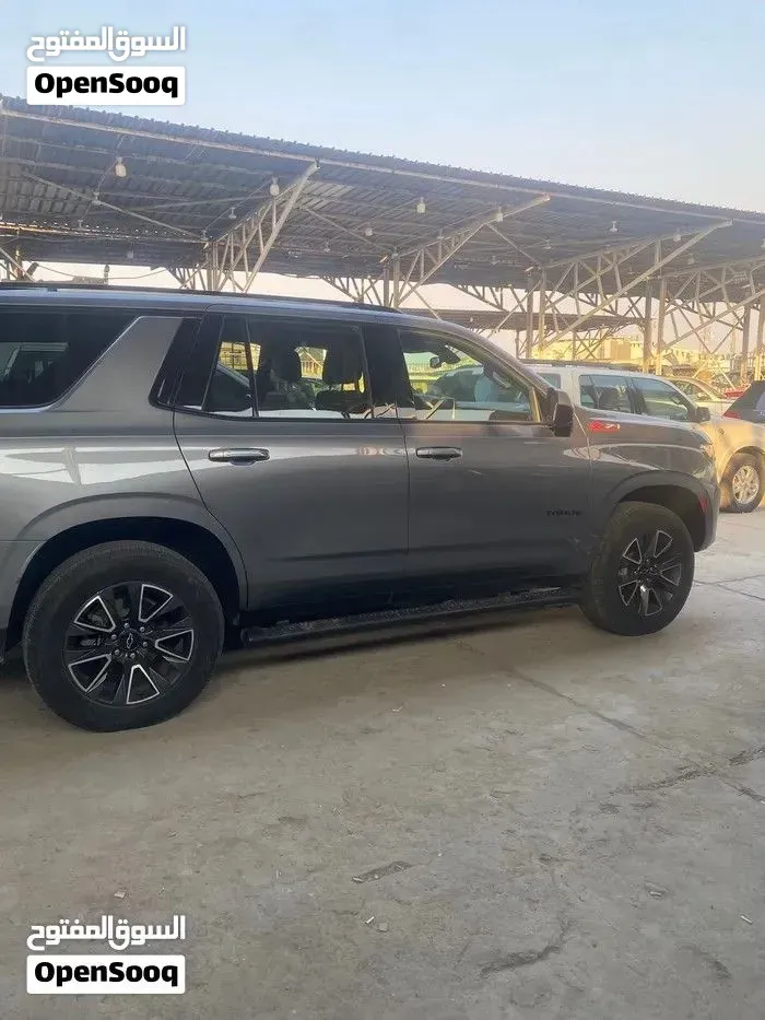 Chevrolet Tahoe 2022 photo 2