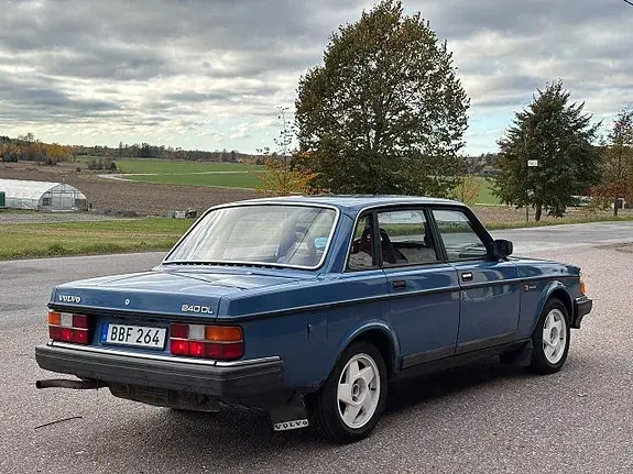 Volvo 244 1985 photo 3