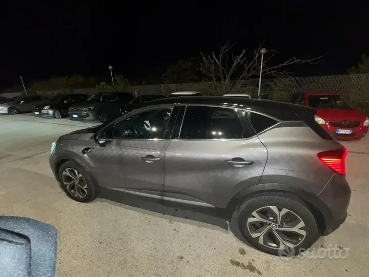 Renault Captur 2022 photo 2