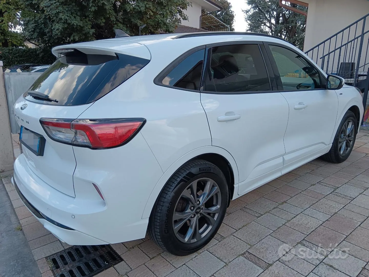 Ford Kuga 2022 photo 2