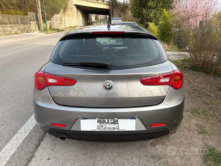 Alfa Romeo Giulietta 2013 photo 4