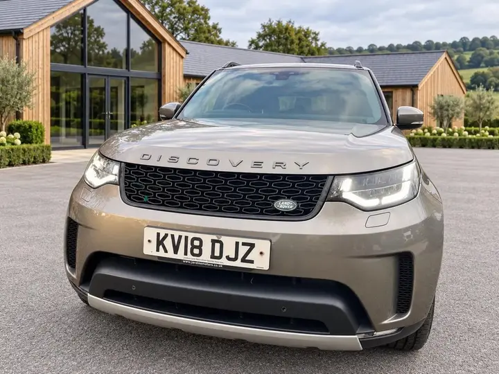 Land Rover Discovery 2018 photo 2