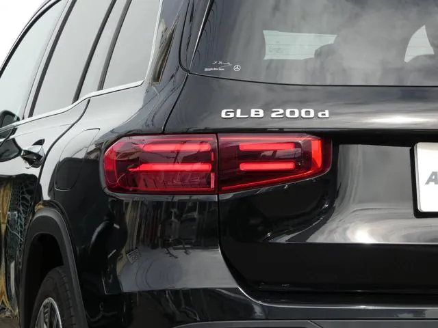 Mercedes-Benz Glb 200D 4Matic Amg Line Package Comfort Pkg Leather Exc Panorama Black Leather 2024 photo 4