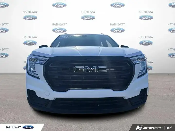 GMC Terrain 2023 photo 2