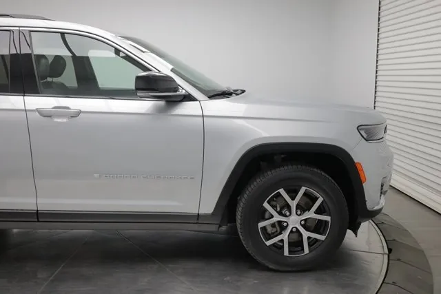 Jeep Grand Cherokee L 2024 photo 3
