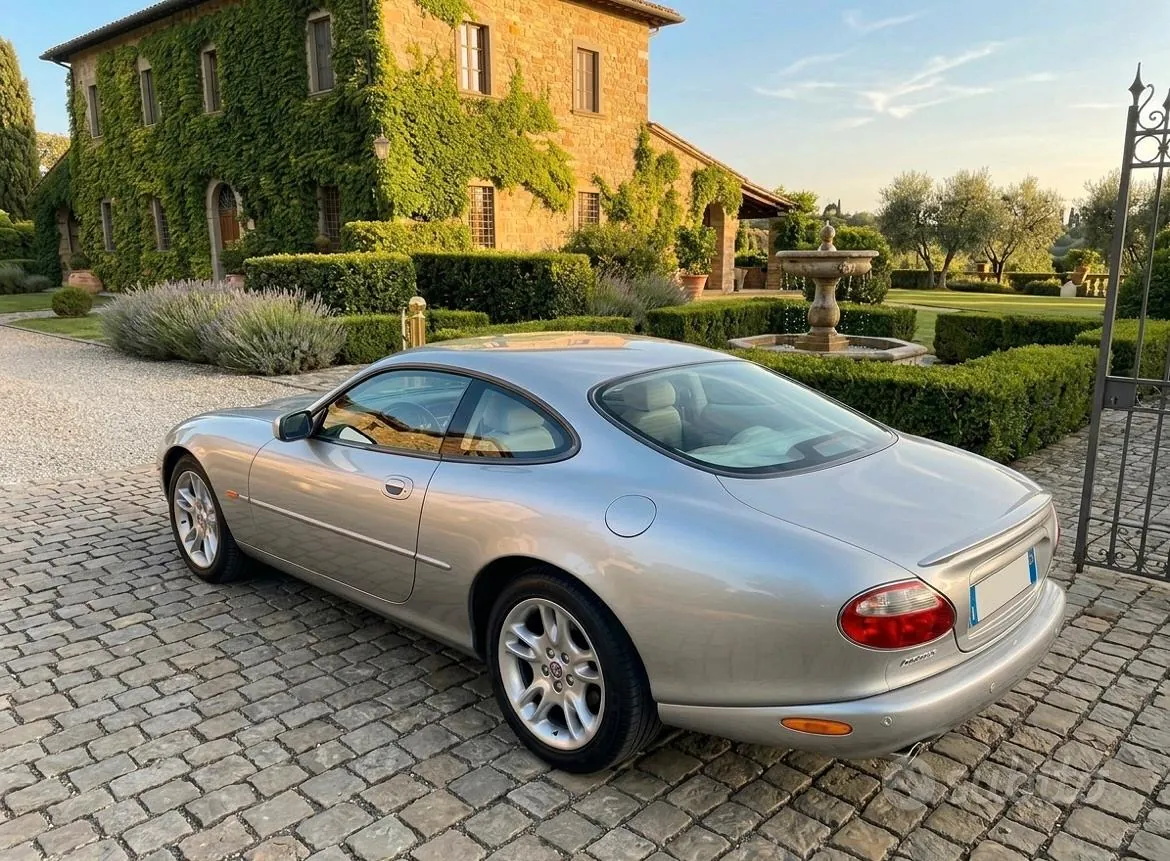 Jaguar Xk8 2000 photo 3
