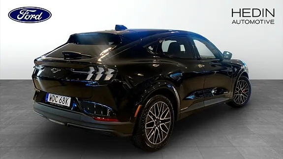 Ford Mustang Mach-E 2025 photo 2