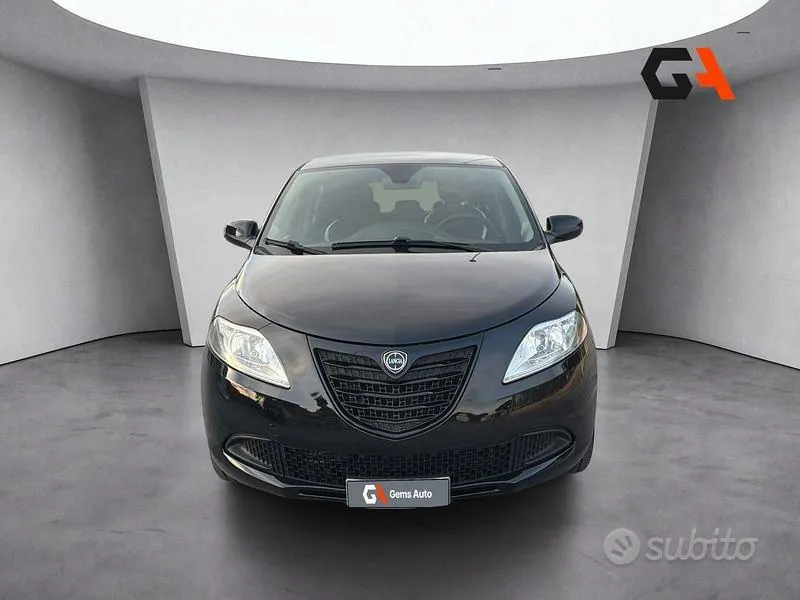 Lancia Ypsilon 2015 photo 2