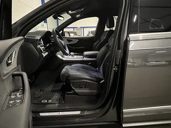 Audi Q7 2023 photo 3