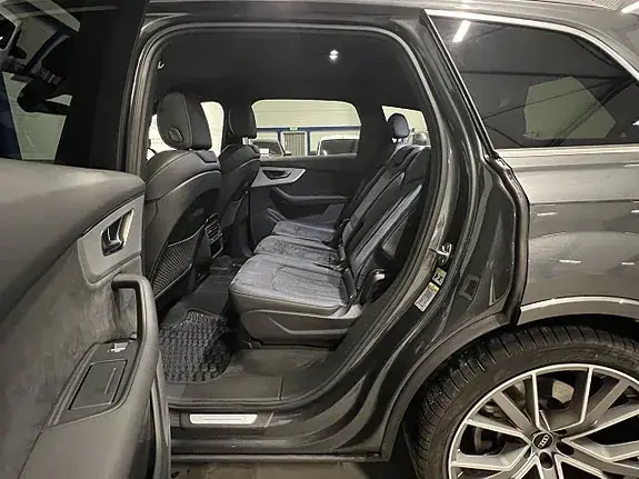 Audi Q7 2023 photo 4