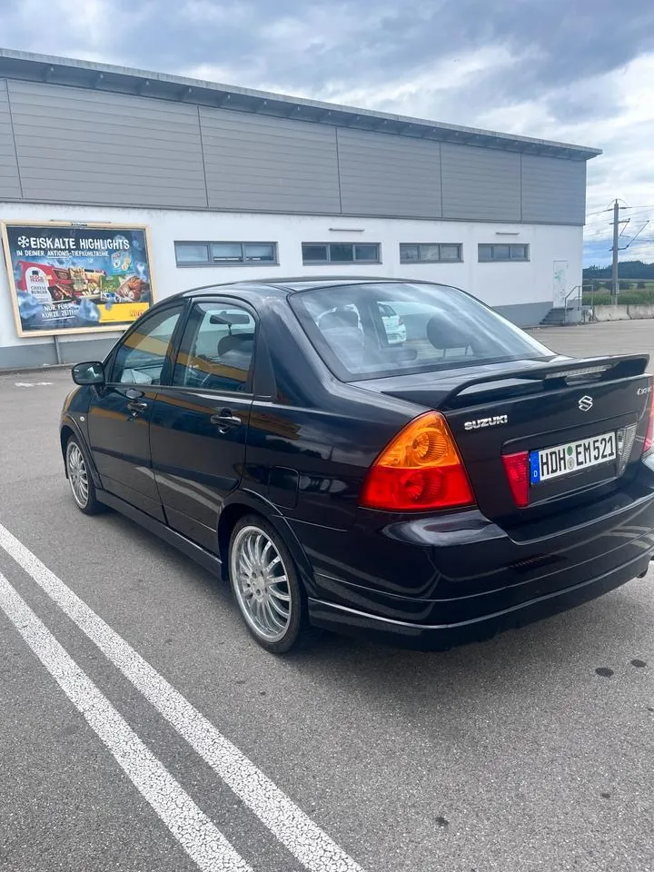 Suzuki Liana