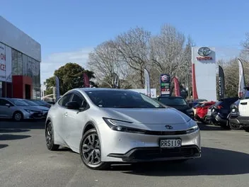 Toyota Prius 2023 photo 2